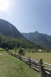 Slovenia, View of Triglav National Park and Julian alps in background - LV000036