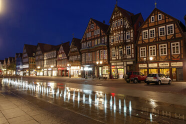 Deutschland, Niedersachsen, Blick auf den Springbrunnen an der Stechbahn - LB000090