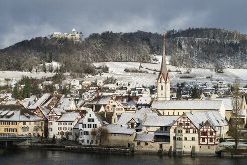 Schweiz, Blick auf die Altstadt von Stein am Rhein im Winter - EL000048