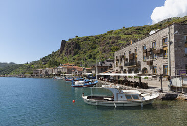 Türkei, Hafen Assos im Dorf Behramkale - SIEF003650