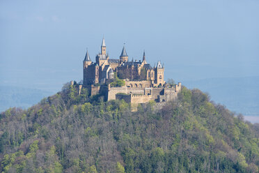 Deutschland, Baden Württemberg, Ansicht der Burg Hohenzollern - ELF000064