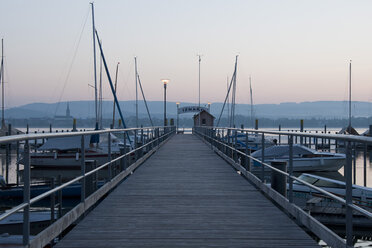Germany, Baden Wuerttemberg, Jetty on Lake Constance - BST000052