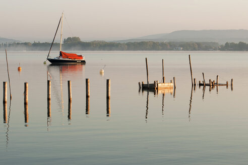 Deutschland, Baden Württemberg, Blick auf den Bodensee - BST000049