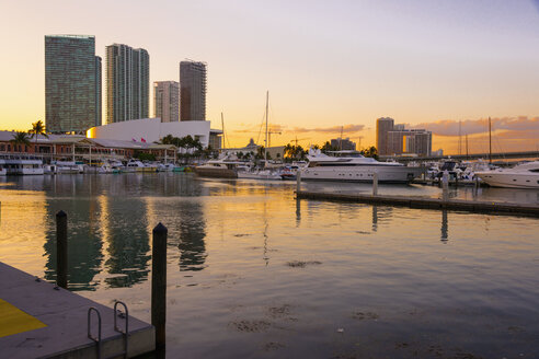 USA, Florida, Miami, Blick auf den Hafen - ABAF000854