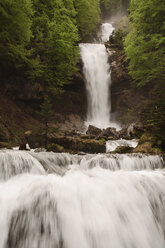 Schweiz, Blick auf den Wasserfall Giesbachfälle - BST000066