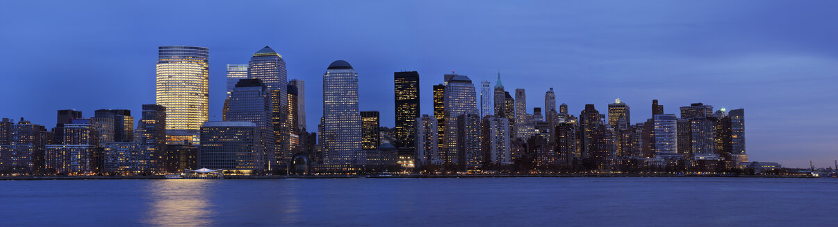USA, New York State, New York City, View of Lower Manhattan with Hudson river - RUEF001029