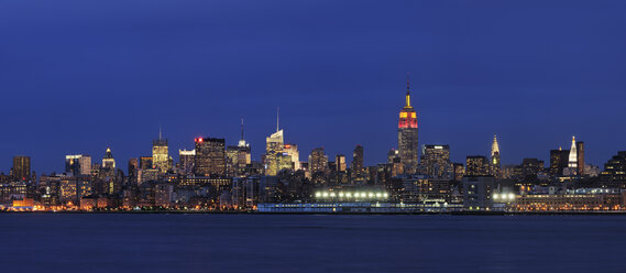 USA, New York State, New York City, Blick auf Lower Manhattan mit Hudson River - RUEF001030