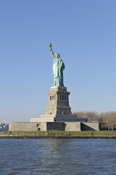 USA, New York State, New York City, View of Statue of Liberty at Liberty Island - RUEF001037