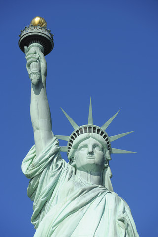 USA, New York State, New York City, Blick auf die Freiheitsstatue auf Liberty Island, Nahaufnahme, lizenzfreies Stockfoto