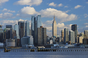 USA, New York State, New York City, View of Manhattan with Hudson river - RUEF001062