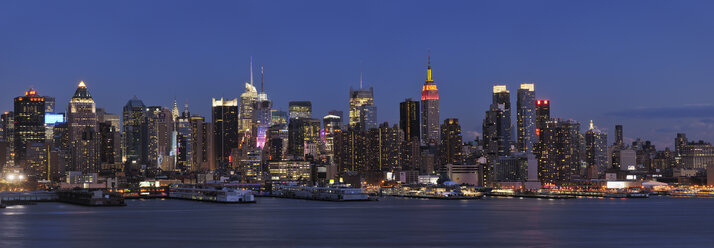 USA, New York State, New York City, View of Manhattan with Hudson river - RUEF001065