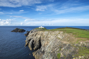 United Kingdom, Scotland, Lighthouse in front of North Sea - ELF000124