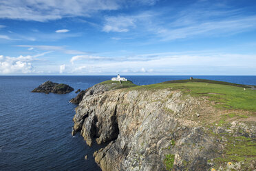 Vereinigtes Königreich, Schottland, Leuchtturm vor der Nordsee - ELF000124