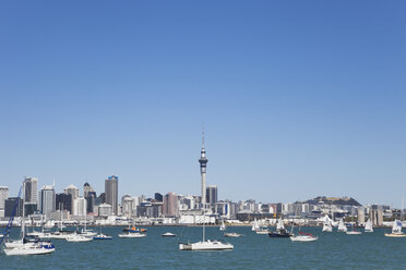 Neuseeland, Auckland, Blick auf die Stadt und Mount Eden im Hintergrund - GW002194