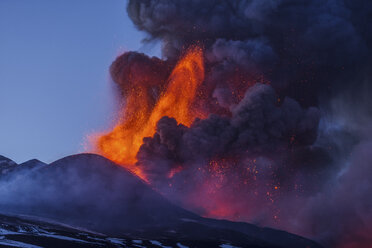 Italy, View of Lava erupting from Mount Etna - RM000616
