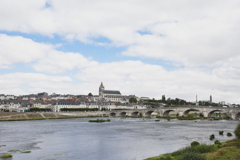 Frankreich, Blick auf die Brücke Jacques Gabriel und die Kathedrale Saint Louis, lizenzfreies Stockfoto