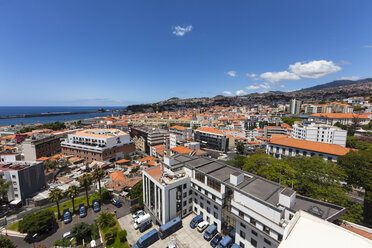 Portugal, Funchal, Blick auf Häuser auf Madeira - AMF000136