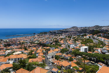 Portugal, Funchal, Blick auf Häuser auf Madeira - AMF000138