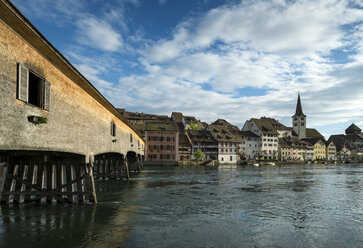 Deutschland, Baden Württemberg, Historische Holzbrücke über den Rhein von Gailingen nach Diessenhofen - EL000139