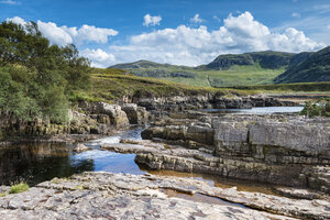 Vereinigtes Königreich, Schottland, Blick auf den Fluss Strath Beag - ELF000167