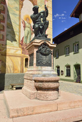 Deutschland, Bayern, Denkmal für Matthias Klotz Erfinder der Geige - ES000391