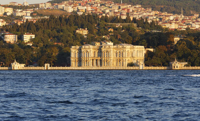 Türkei, Istanbul, Blick auf den Beylerbeyi-Palast - SIEF003817