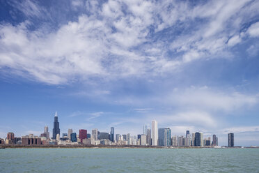 USA, Illinois, Chicago, View of Willis Tower with Lake Michigan - FO005070