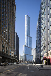 United States, Illinois, Chicago, View of Trump International Hotel & Tower - FO005117