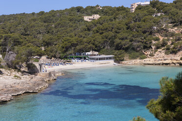 Spanien, Balearische Inseln, Mallorca, Blick auf die Dreifingerbucht - AMF000262