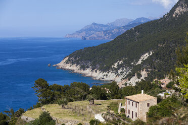 Spanien, Mallorca, Blick auf eine Finca auf den Balearen - AMF000250