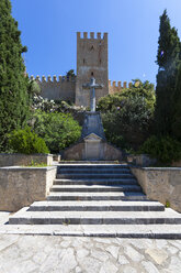 Spanien, Mallorca, Blick auf die Burg von Arta - AMF000287