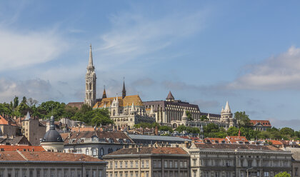 Ungarn, Budapest, Ansicht der Matthiaskirche - MAB000064