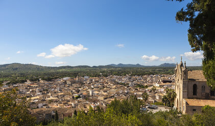 Spanien, Mallorca, Blick auf die Stadt Arta - AMF000293