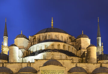 Turkey, Istanbul, View of Sultan Ahmed Mosque - LH000151