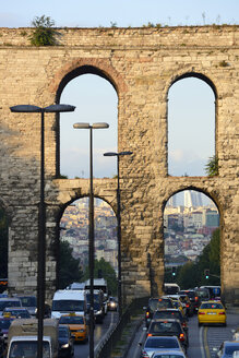 Türkei, Istanbul, Ansicht des Aquädukts von Valens - LH000144