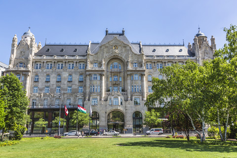 Ungarn, Budapest, Blick auf das Four Seasons Hotel Gresham Palace Budapest, lizenzfreies Stockfoto