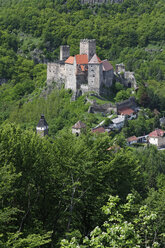 Österreich, Blick auf die Burg Hardegg in Hardegg - GFF000018