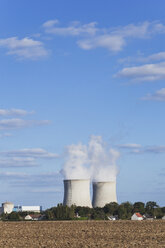 France, View of Nuclear Power Plant - GW002233