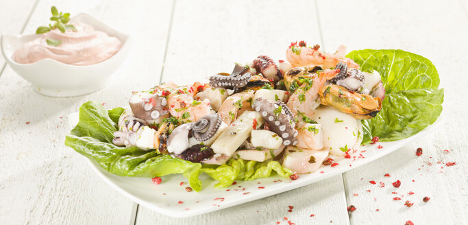 Octopus salad with cocktail sauce - CHF000049