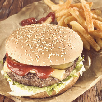 Classic burger with cheese french fried - CHF000048