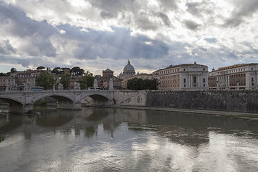 Italien, Rom, Vatikan über Tiber - HA000103