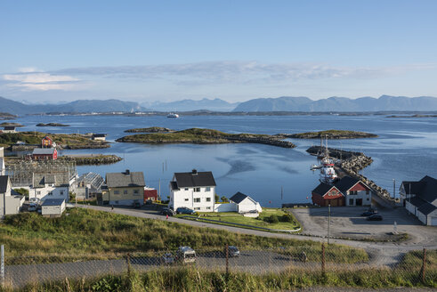 Norwegen, Hafen eines Fischerdorfes - HWO000032