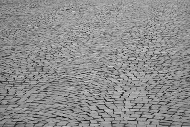 Germany, North Rhine Westphalia, cobblestone street - FBF000066