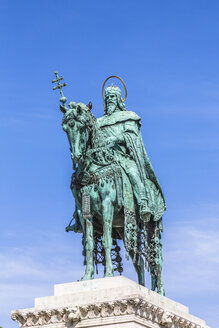 Ungarn, Budapest, Statue des Königs der Fischerbastei - MAB000091
