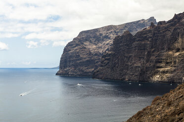 Spain, View of Los Gigantes in Puerto de Santiago - AMF000359