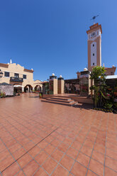 Spanien, Santa Cruz de Tenerife, Blick auf den Marktplatz für Blumen und Lebensmittel - AM000510