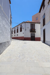 Spanien, Blick auf die Kirche San Juan Bautistain - AM000438