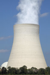 Deutschland, Bayern, Landshut, Blick auf das Kernkraftwerk - RDF001058