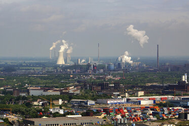 Germany, Duisburg, View of power plant in city - HOH000172