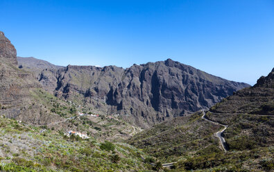 Spain, View of village and winding road at Teno mountain - AMF000491